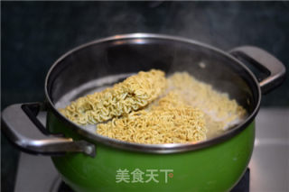 [qq Noodles with Crab Sticks and Chives] recipe