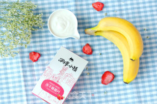 Strawberry Crispy Banana Ice Cream recipe