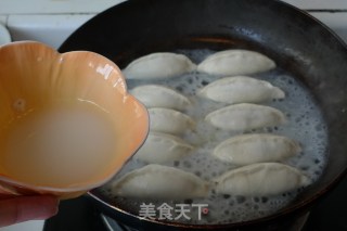 【leek Stuffed Pork Pot Stickers】——one of The Most Popular Breakfast recipe