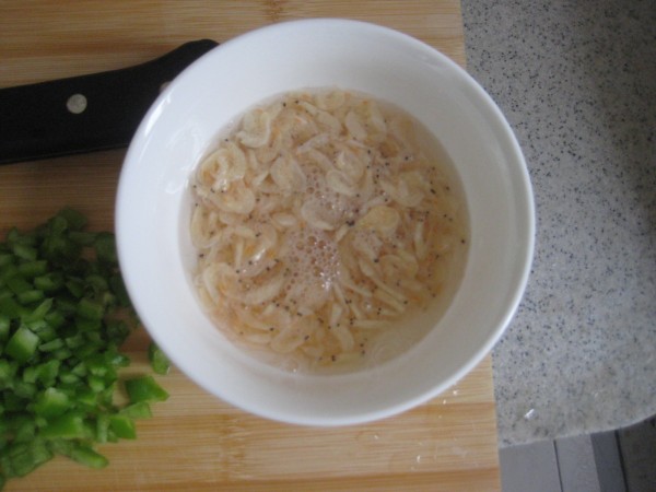 Green Pepper and Shrimp Skin Mixed with Tofu recipe