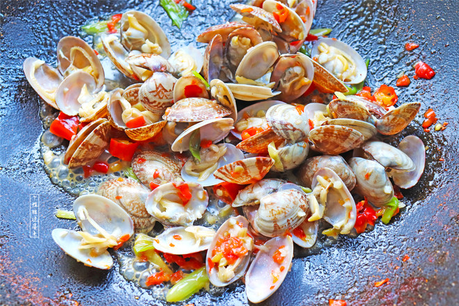 Wine Steamed Clams recipe