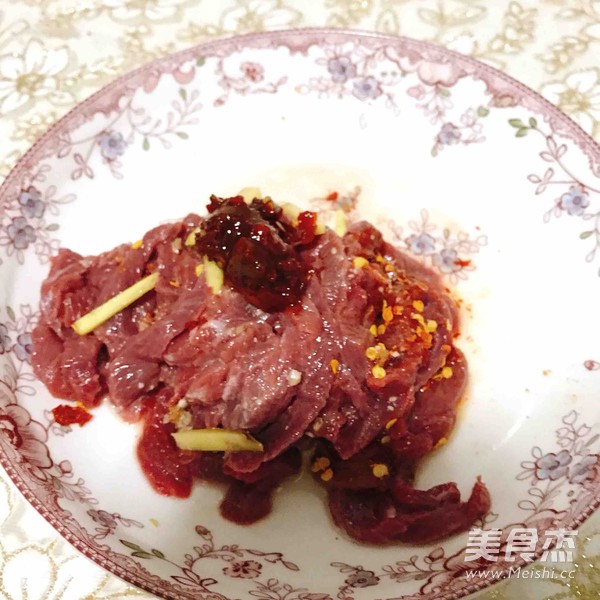 Stir-fried Shredded Beef with Celery recipe