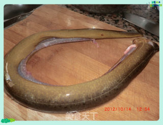 Stir-fried Red Pepper and Rice Eel recipe