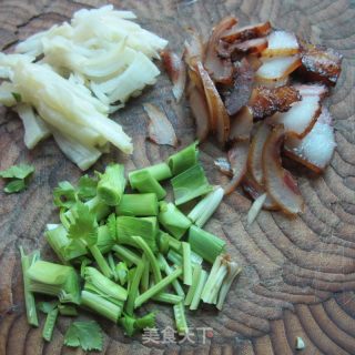 Stir-fried Pork with Celery and Salted Radish recipe