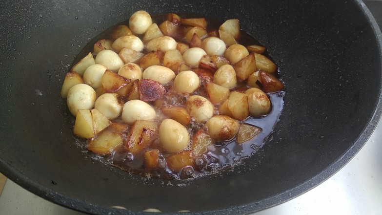 Braised Potatoes and Quail Eggs recipe