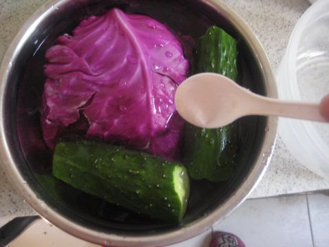 Purple Cabbage Mixed with Jellyfish recipe