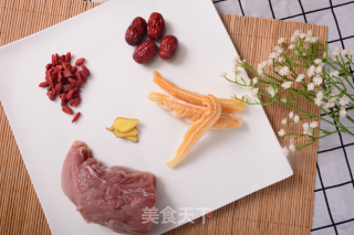 [mother Komori's Recipe] Nourishing and Nourishing Jujube and Wing Head Lean Meat Soup recipe