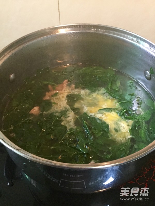 Wolfberry Leaf Fish Head Soup recipe