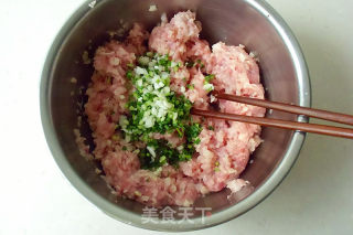 Steamed Meatballs with Lotus Root recipe