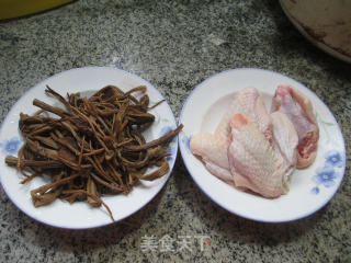 Grilled Middle Wings with Tea Tree Mushroom recipe