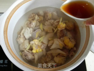 White Jade Mushroom Stewed Chicken Soup recipe