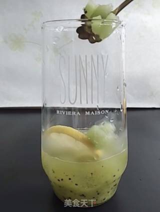 Kiwi Sparkling Water recipe