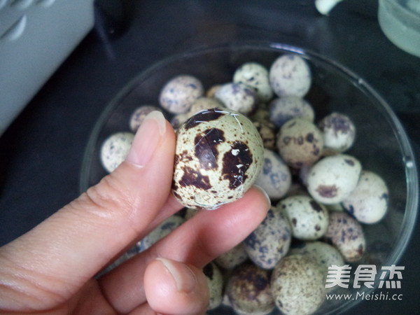 Marinated Quail Eggs recipe