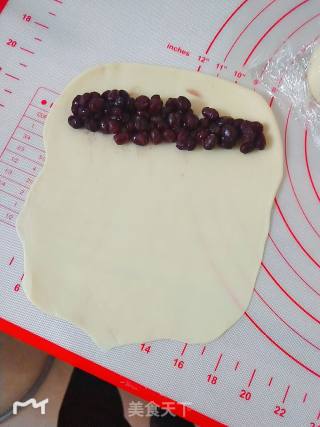 Light Cream Bean Paste Buns recipe