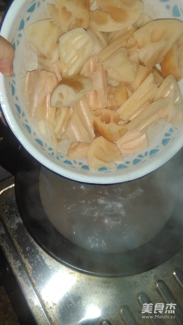 Pork Ribs Stewed Lotus Root Soup recipe