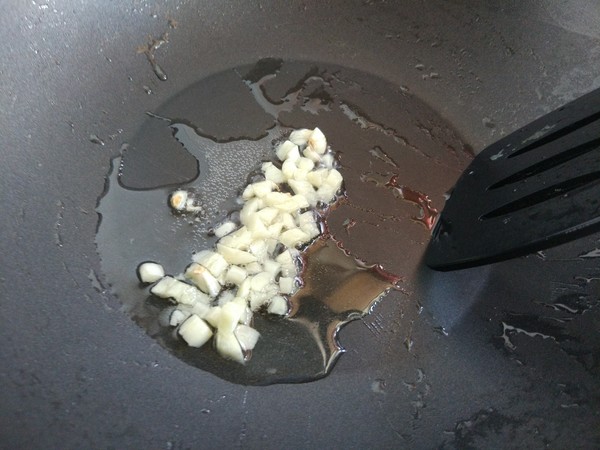 Stir-fried Duck with Spicy Lotus Root recipe