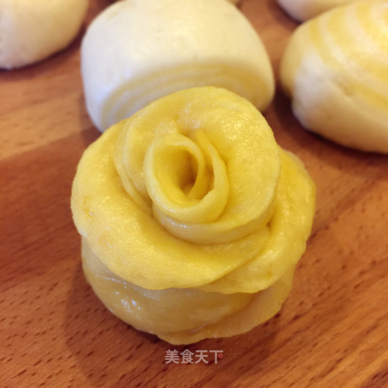 Pumpkin Rose Steamed Buns, Make Three Meals A Day More Romantic recipe