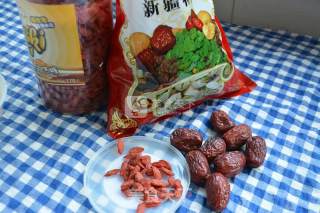 White Fungus, Red Date and Lotus Seed Soup recipe
