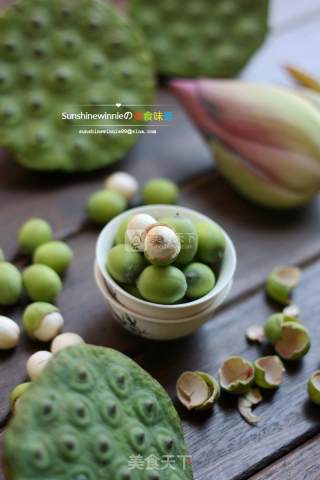 Seasonal Food---coconut Fragrant Lotus Seed Dew recipe