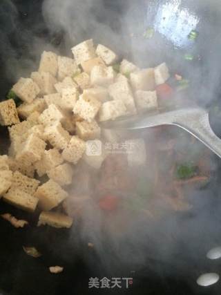 Stir-fried Grilled Wheat Bran with Shredded Pork recipe