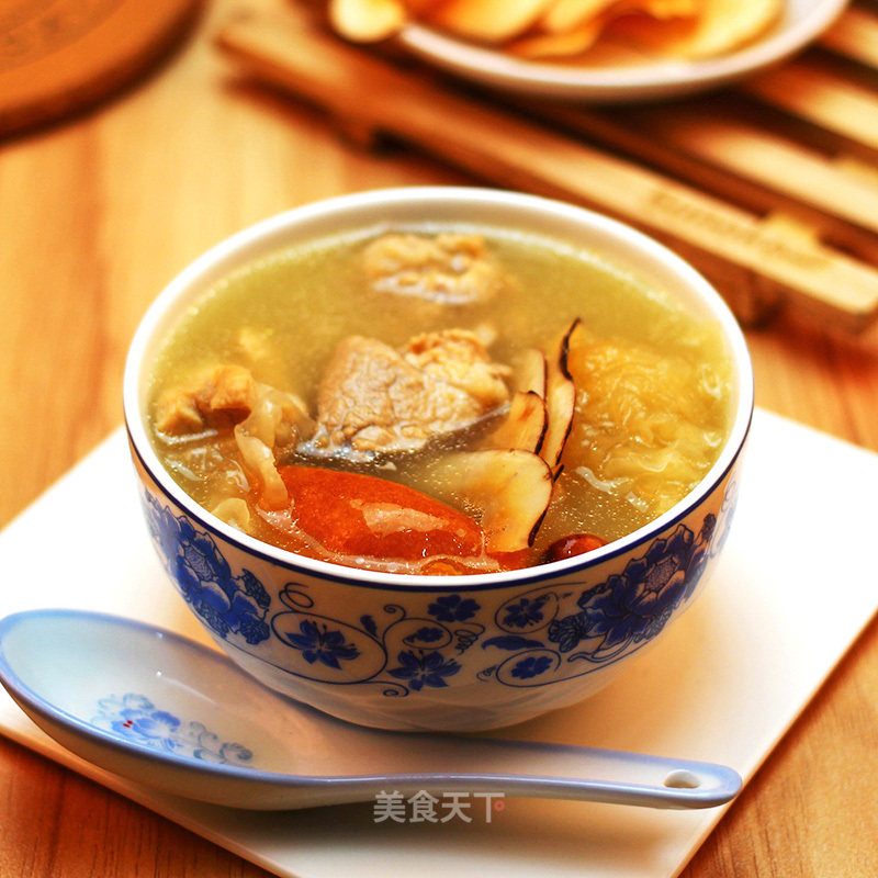 Guangdong Old Fire Soup-sea Coconut and Chuanbei Yifei Soup recipe