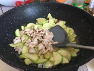 #trust之美# Fried Chicken with Zucchini recipe