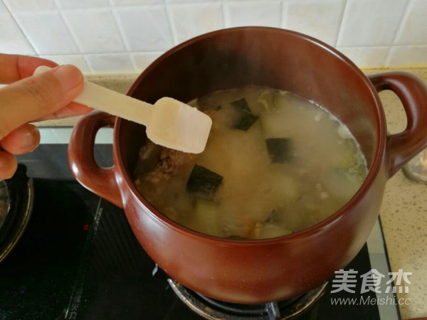 Winter Melon Spare Ribs Seafood Soup recipe