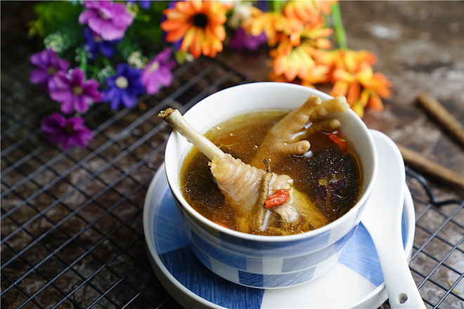 Cordyceps and Red Date Chicken Leg Soup recipe