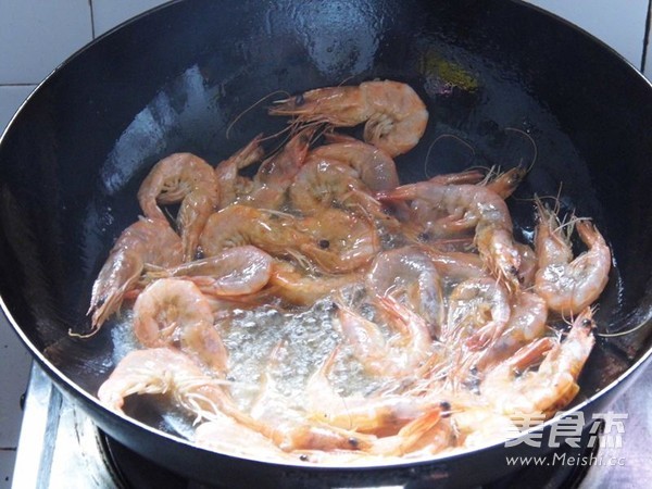 Stir-fried Shrimp with Onion recipe
