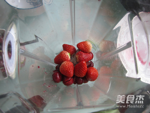 Cherry Strawberry Juice recipe