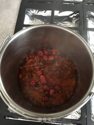 Rock Sugar Wolfberry Peach Gum Mixed with Milk recipe