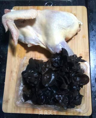 Steamed Chicken with Fungus recipe