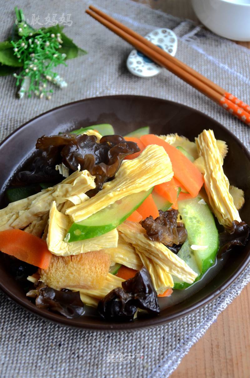 Fried Yuba with Cucumber Hericium Mushroom recipe