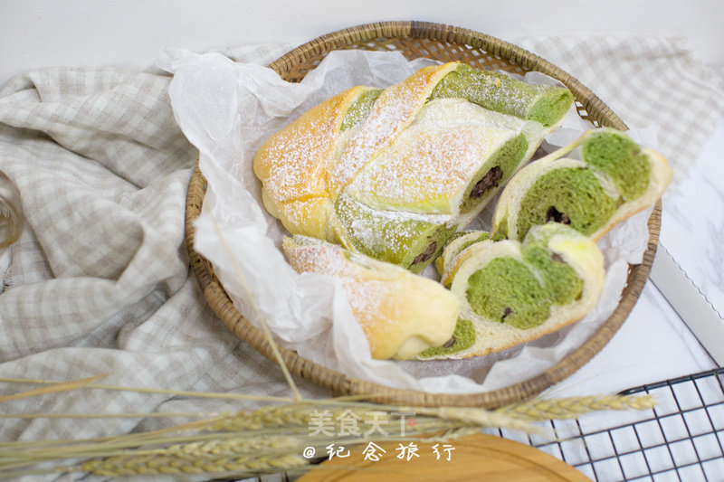 Two-color Matcha Honey Bean Bread recipe