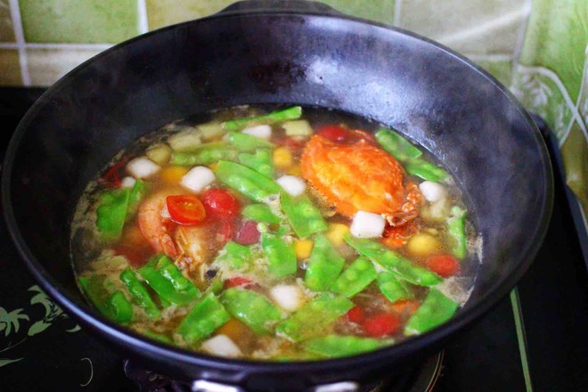 Stewed Taro Balls with Snow Peas and Seafood recipe