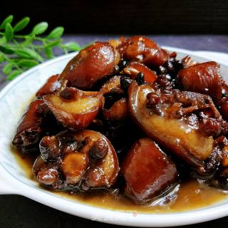 Pigtail Braised Black Beans recipe