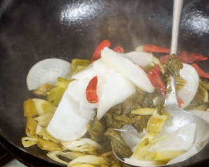 Wonderful Kitchen丨sauerkraut Bullfrog recipe
