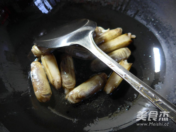 Fried Razor Clams with Yuba recipe