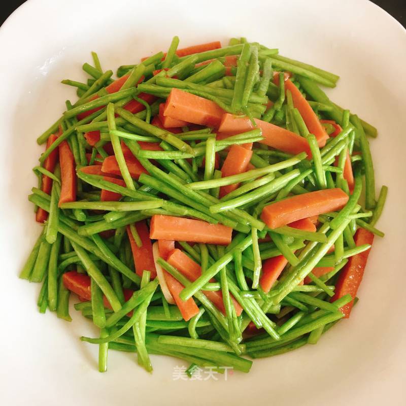 Stir-fried Wormwood with Ham