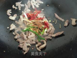 Stir-fried Celery with Lamb and Shiitake Mushrooms recipe