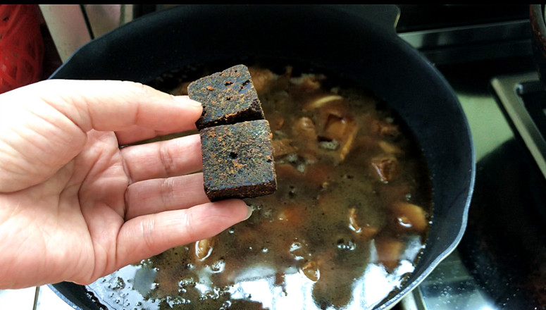 Beef Brisket with Curry and Fresh Mushrooms recipe