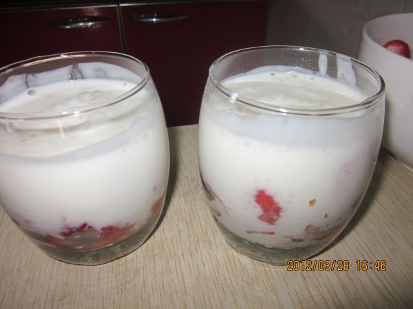 Strawberry Banana Yogurt Drink recipe