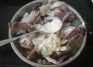 Fried Portunus Crab with Onions recipe