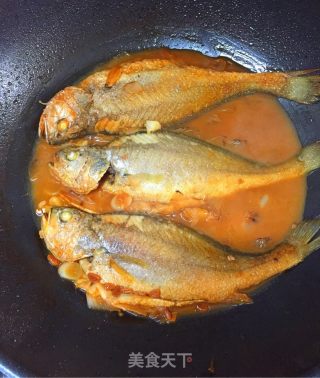 Sauce-flavored Yellow Croaker recipe
