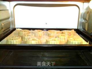 Cantonese Style Five-ren Scallop Mooncake recipe