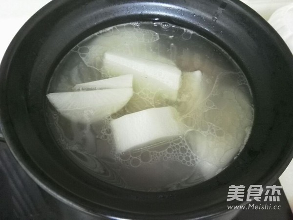 White Radish and Scallop Bone Soup recipe