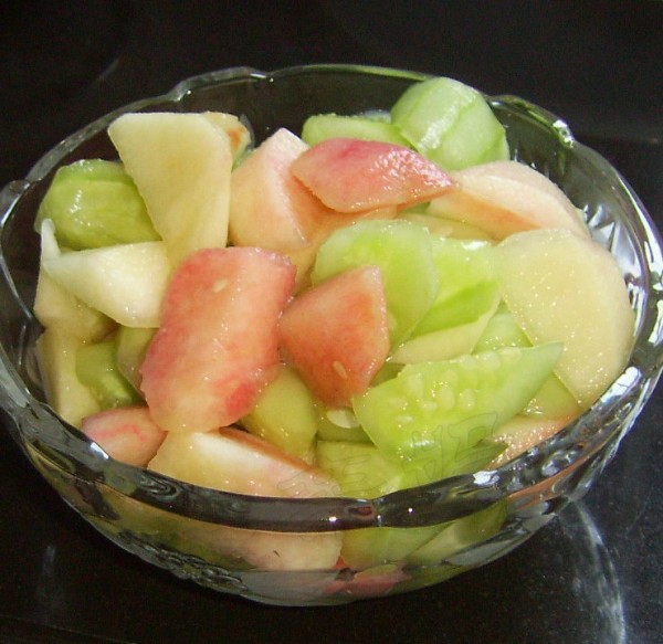 Cucumber Mixed with Peaches recipe