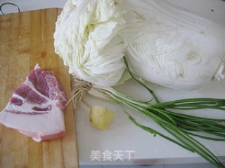 Spicy Chinese Cabbage and Meat Buns recipe