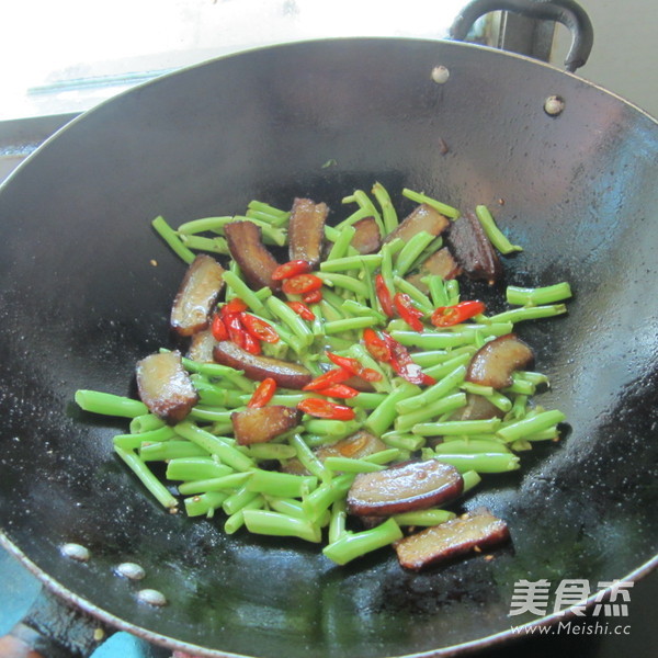 Stir-fried Dongpo Pork with Cai Gengzi recipe