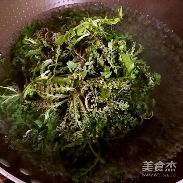 Pan-fried Shepherd's Purse Wonton recipe
